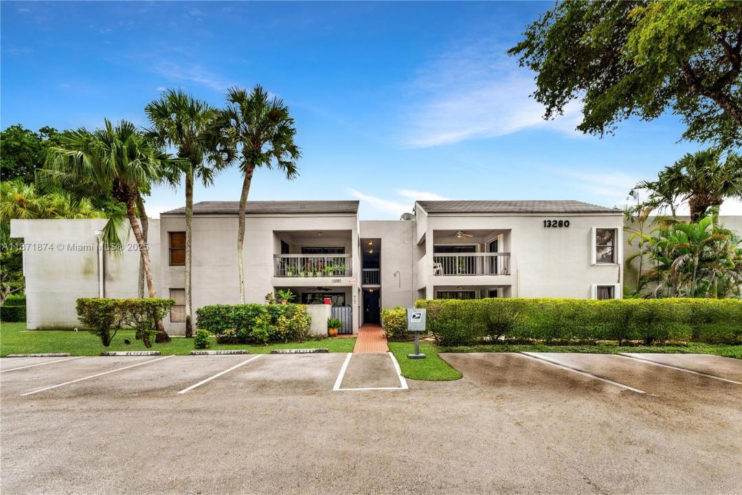 13280 SW 88th Ln 103B, Miami, Florida 33186