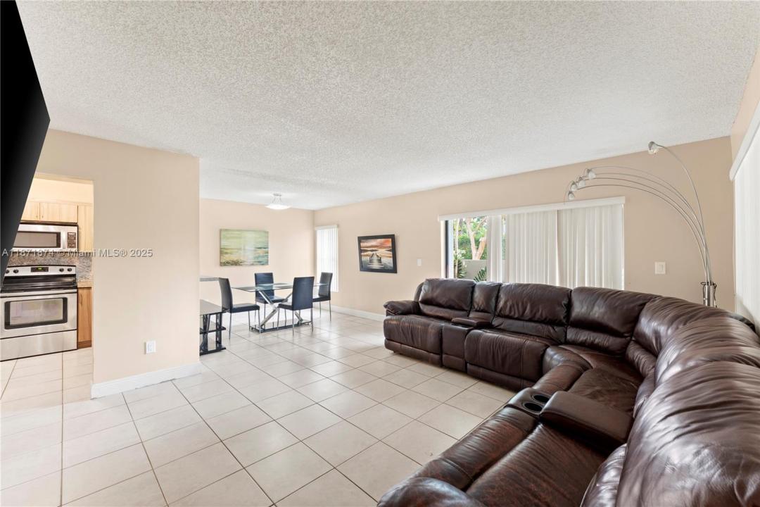 13280 SW 88th Ln 103B, Miami, Florida 33186