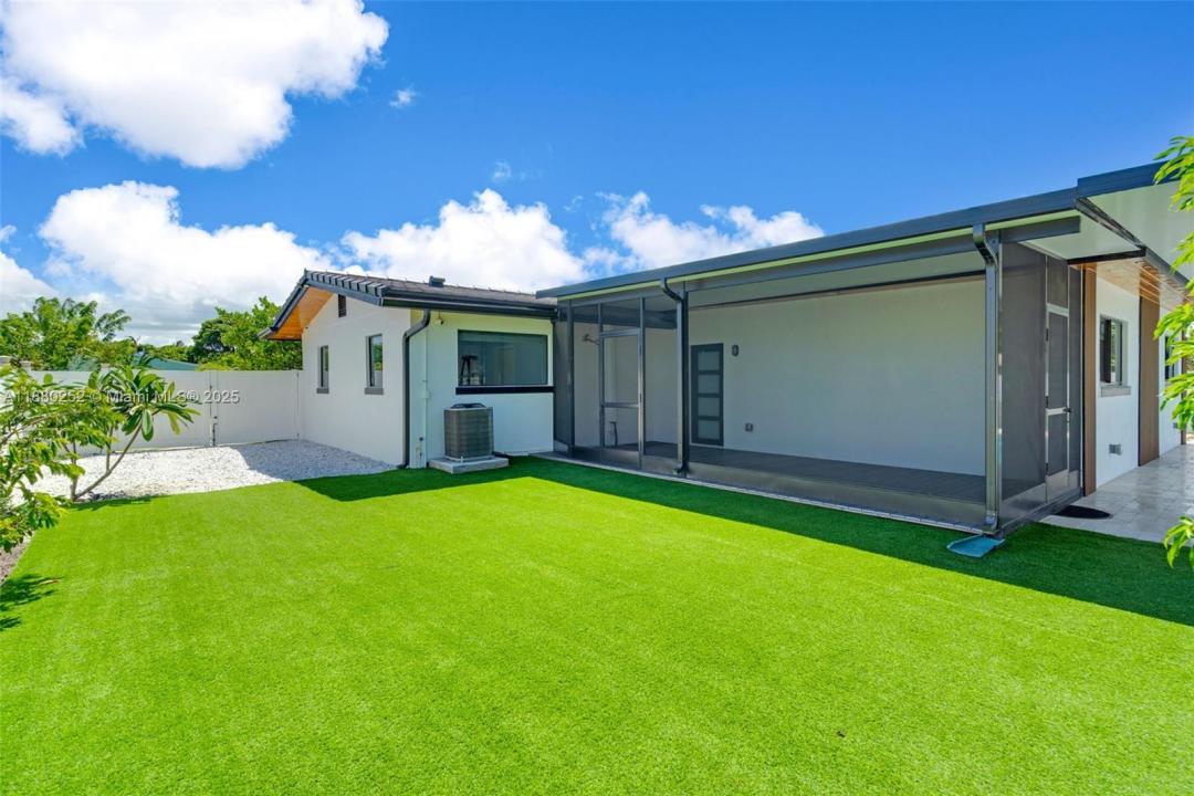 168 Granada Dr, Palm Springs, フロリダ 33461, アメリカ合衆国