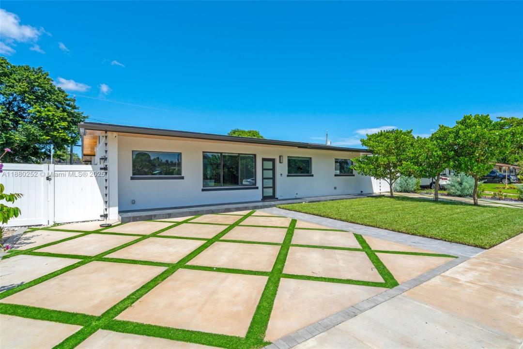 168 Granada Dr, Palm Springs, フロリダ 33461, アメリカ合衆国