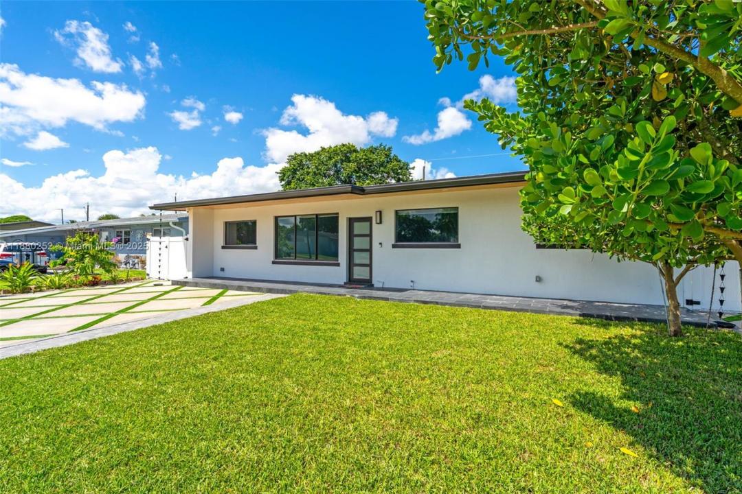 168 Granada Dr, Palm Springs, フロリダ 33461, アメリカ合衆国