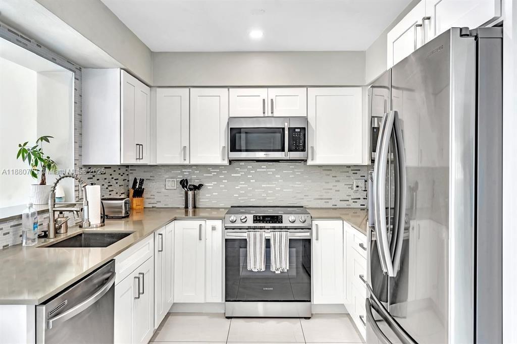 1577 NE 48th Ct, Oakland Park, Flórida 33334, Estados Unidos