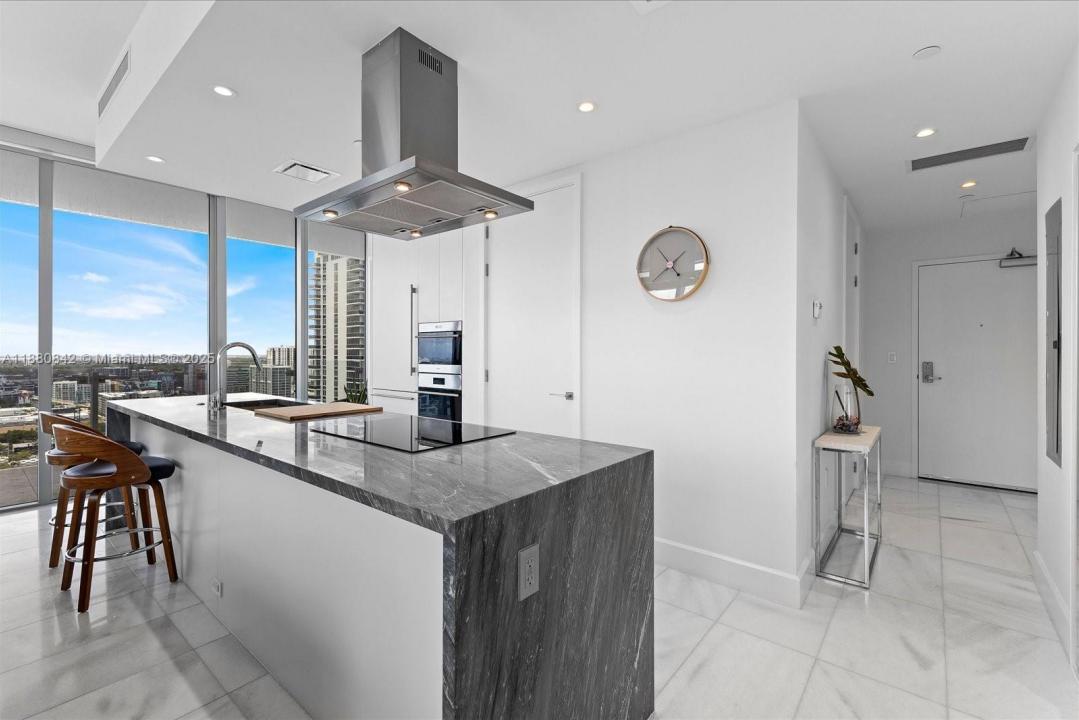 700 NE 26th Ter 2605, Miami, Florida 33137, Stati Uniti