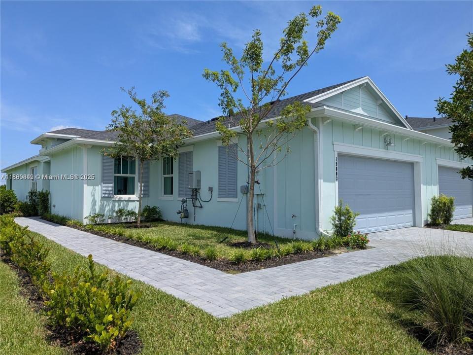 19705 Whispering Creek Rd 19705, Loxahatchee, Florida 33470