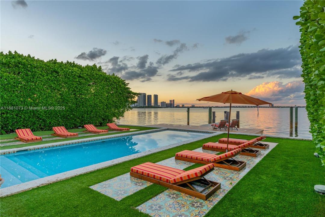 1277 N Venetian Way, Miami, Floride 33139, États-Unis