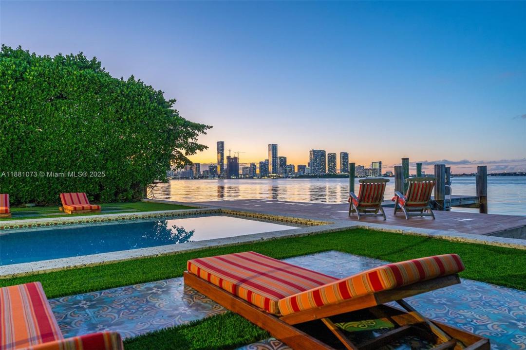 1277 N Venetian Way, Miami, Floride 33139, États-Unis