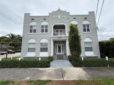 3237 SW 4th St 8, Miami, Florida 33135, USA