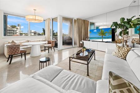 300 S Pointe Dr 504, Miami Beach, Florida 33139, USA