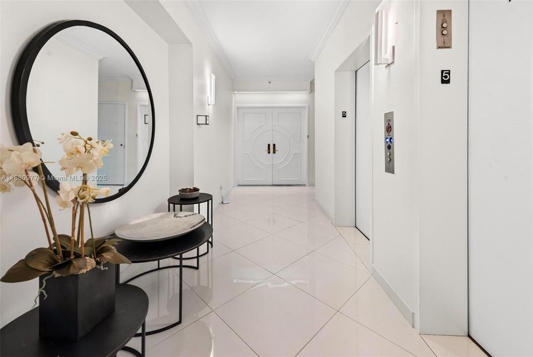 300 S Pointe Dr 504, Miami Beach, فلوريدا 33139, الولايات المتحدة