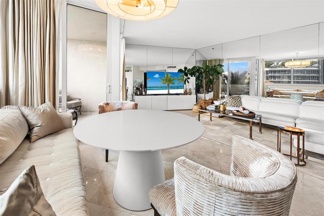 300 S Pointe Dr 504, Miami Beach, فلوريدا 33139, الولايات المتحدة