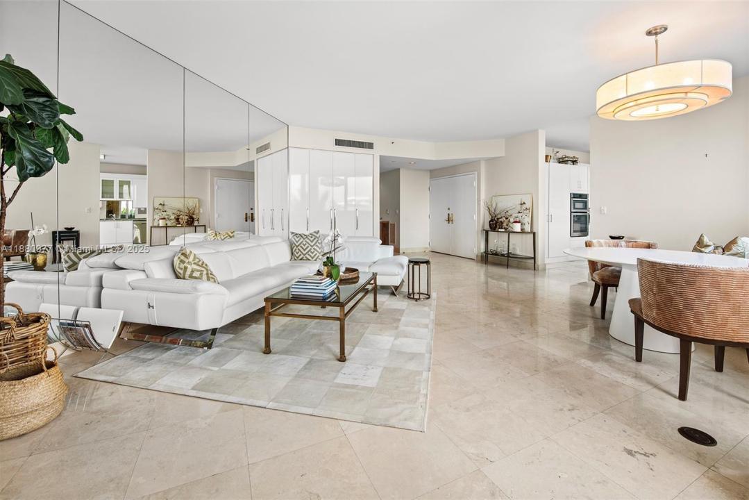 300 S Pointe Dr 504, Miami Beach, فلوريدا 33139, الولايات المتحدة