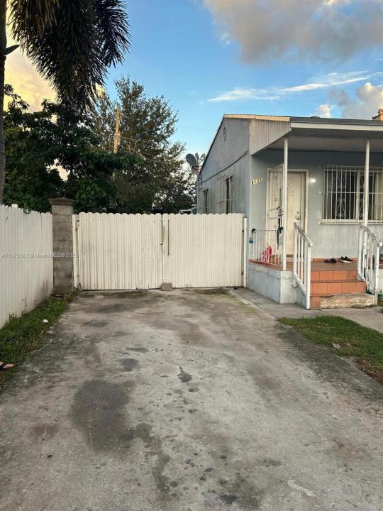 9125 NW 33rd Ct Rd, Miami, Florida 33147, Amerika Birleşik Devletleri