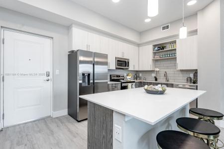 9135 W COMMERCIAL BLVD. 105, Tamarac, Floride 33351, États-Unis