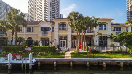3705 NE 214  St 13, Aventura, Флорида 33180, Соединенные Штаты