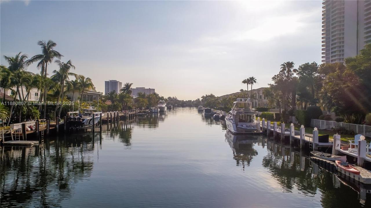 3705 NE 214 St 13, Aventura, Floride 33180, États-Unis