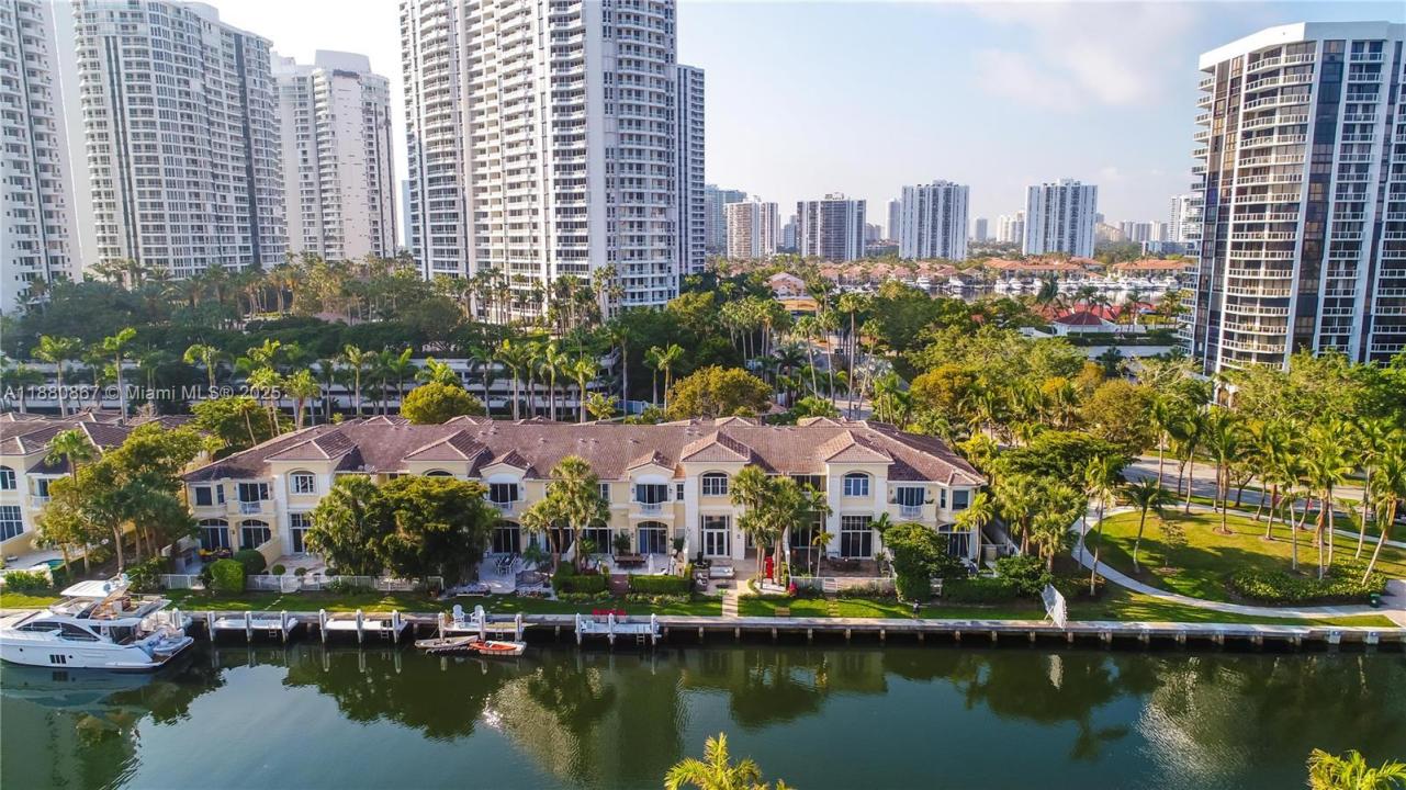 3705 NE 214 St 13, Aventura, Floride 33180, États-Unis