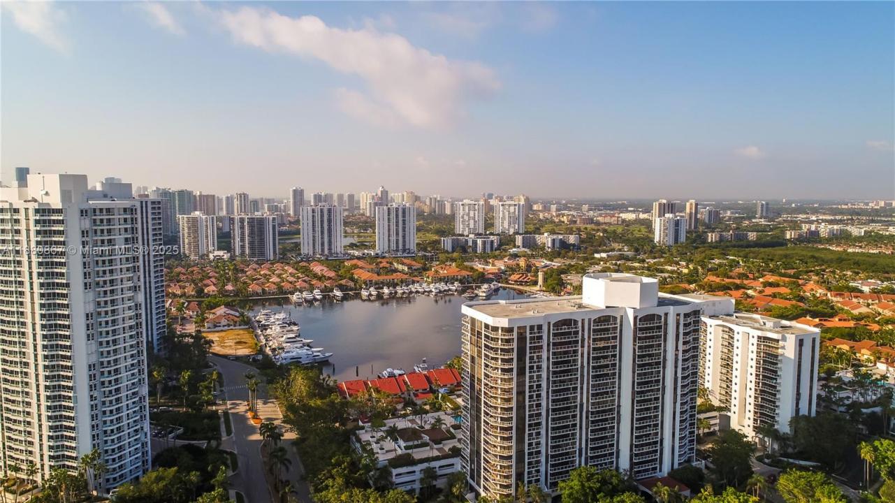 3705 NE 214 St 13, Aventura, Floride 33180, États-Unis