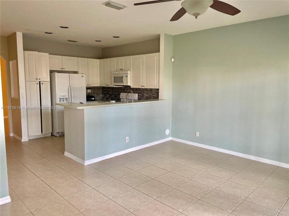 2904 NW 33rd Ter, Lauderdale Lakes, Florida 33311
