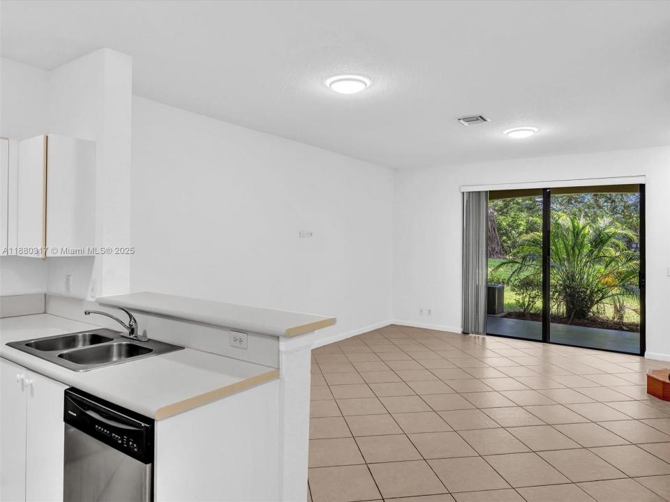 3865 Tree Top Dr, Weston, Florida 33332
