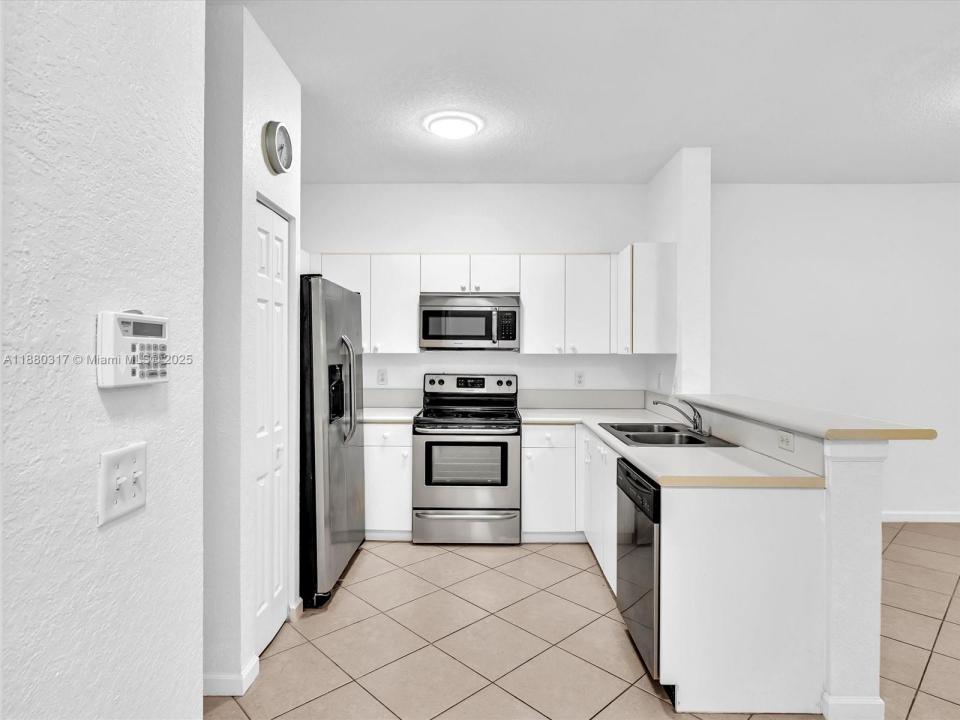 3865 Tree Top Dr, Weston, Florida 33332