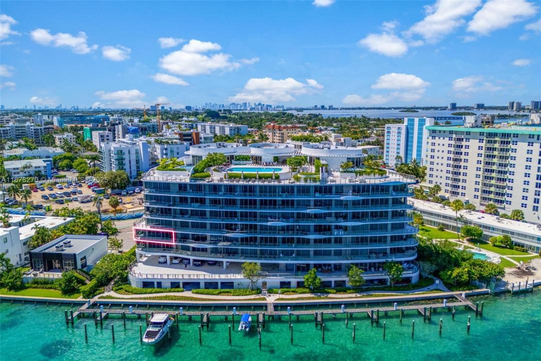1135 103rd St 406, Bay Harbor Islands, フロリダ 33154, アメリカ合衆国