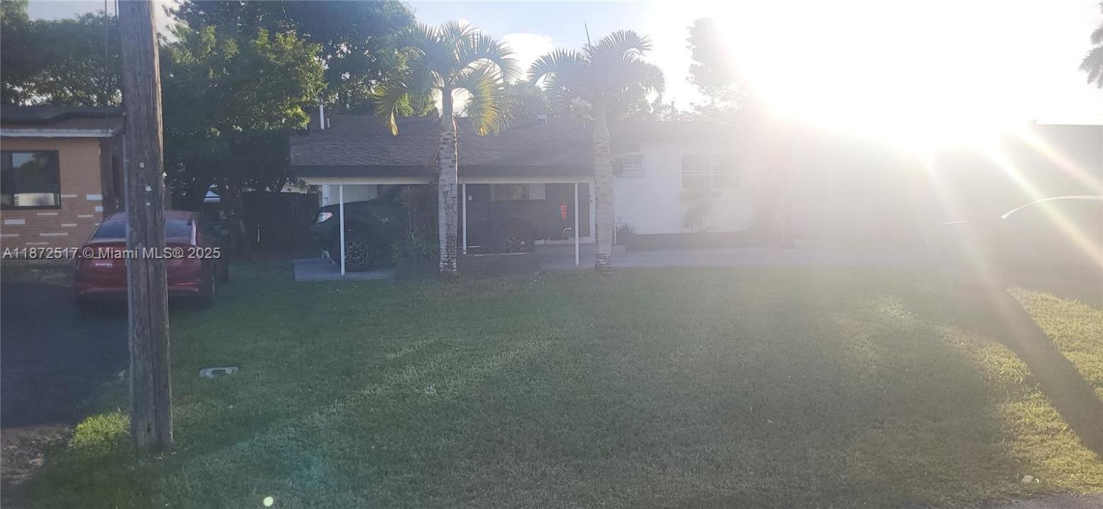 731 SW 3rd Ave, Hallandale Beach, Florida 33009, Estados Unidos