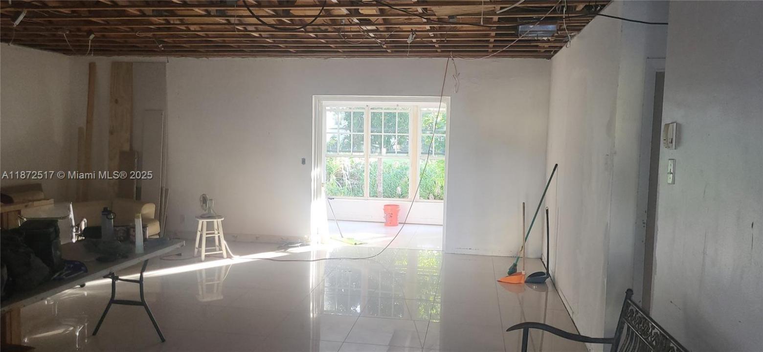 731 SW 3rd Ave, Hallandale Beach, Florida 33009, Estados Unidos