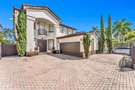 15151 SW 13th Ter, Miami, Florida 33194, USA