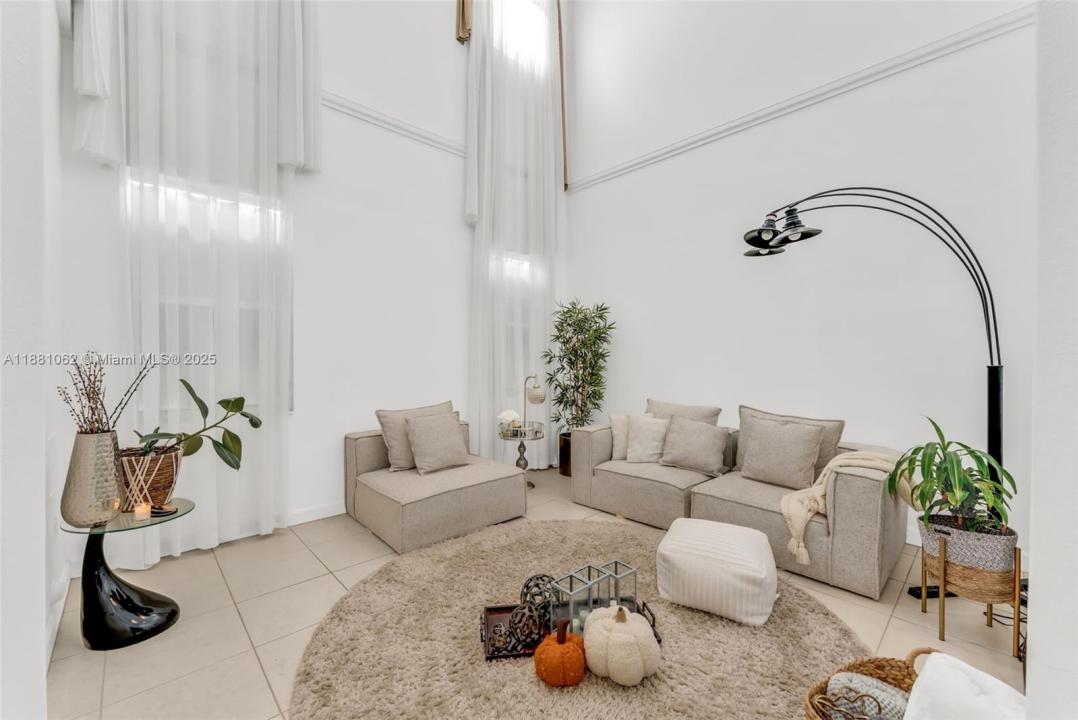 15151 SW 13th Ter, Miami, Floryda 33194, USA