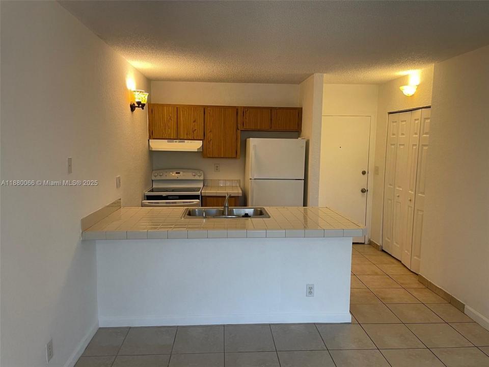 2401 Riverside Dr 203-B, Coral Springs, 플로리다 33065, 미국
