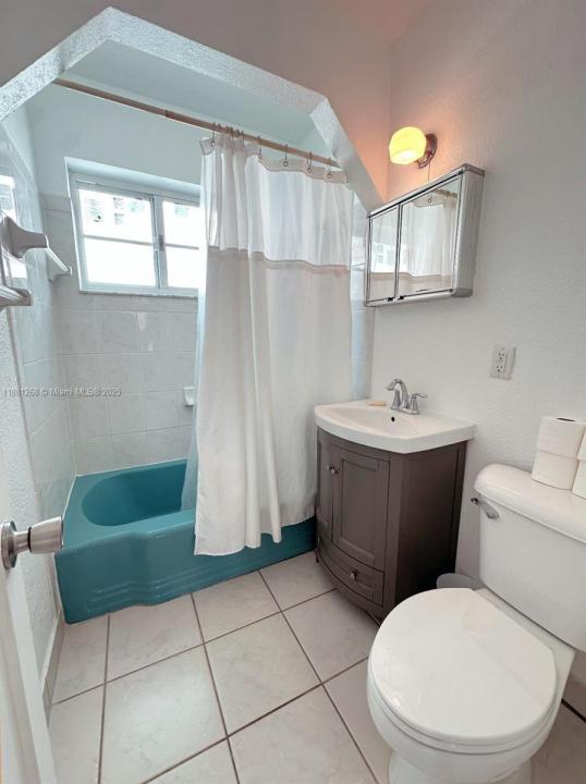 7445 Harding Ave 213, Miami Beach, Florida 33141, HOA KỲ