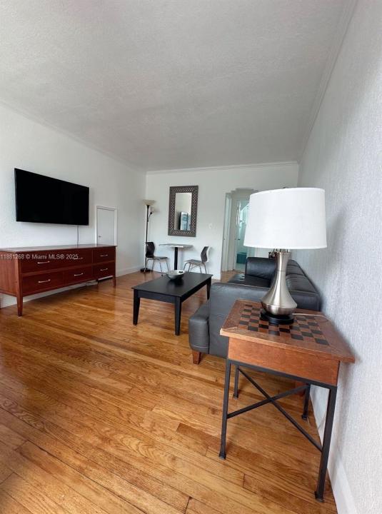 7445 Harding Ave 213, Miami Beach, Florida 33141, HOA KỲ