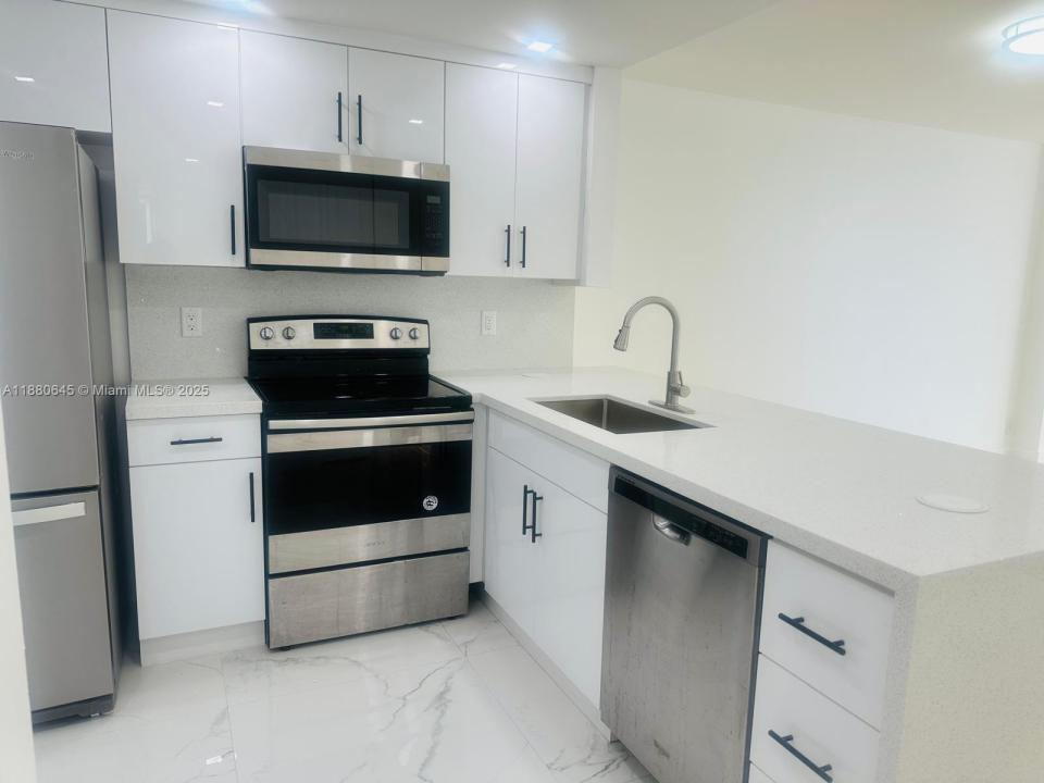 1915 Brickell Ave 604, Miami, Florida 33129, HOA KỲ