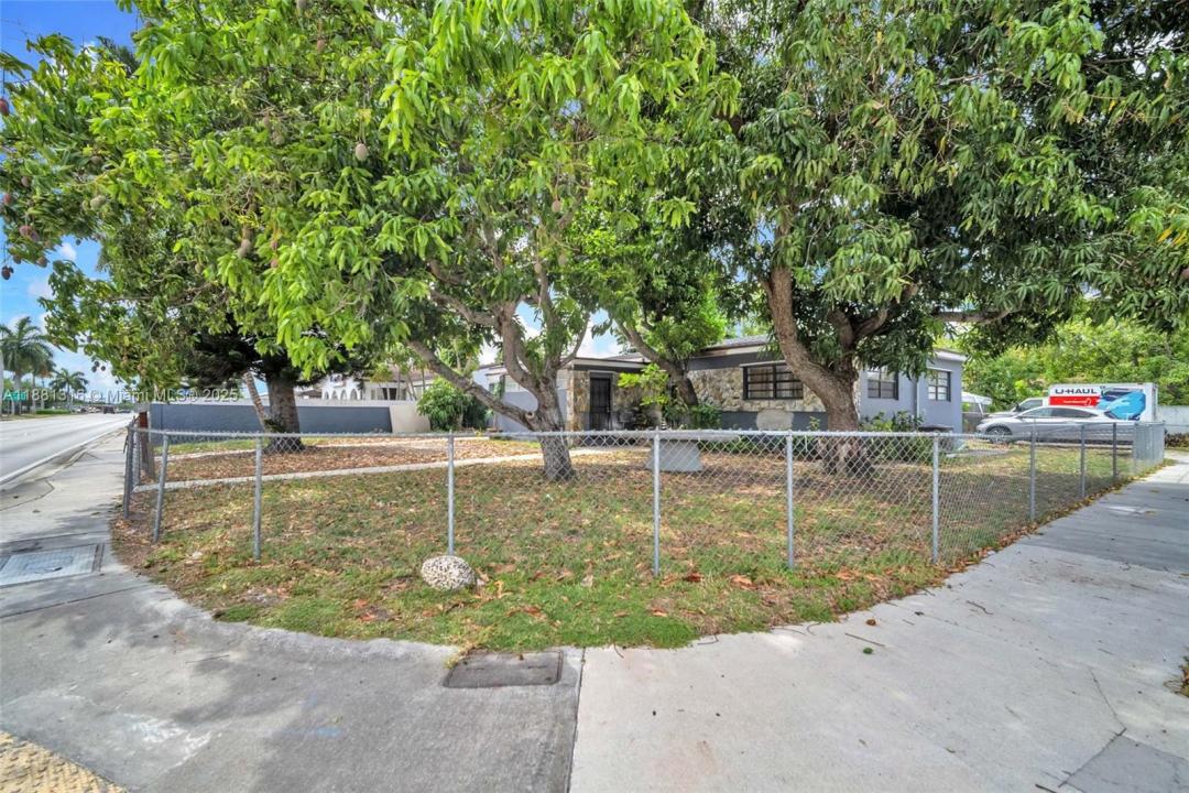 551 NW 183rd St, Miami Gardens, 佛罗里达州 33169, 美国