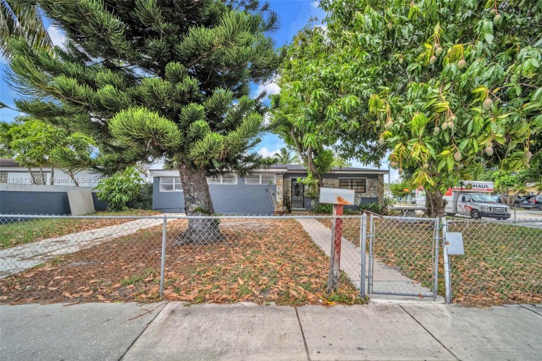 551 NW 183rd St, Miami Gardens, 佛罗里达州 33169, 美国