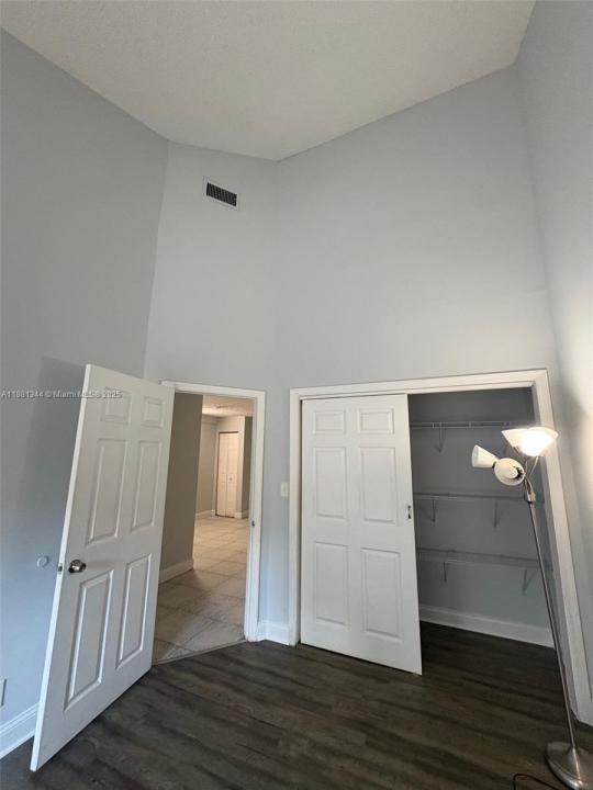 2309 NW 55th Ave, Lauderhill, Floryda 33313, USA