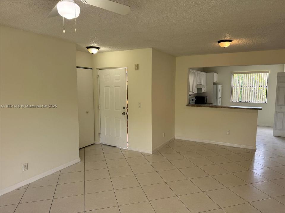 5661 Riverside Dr 101B7, Coral Springs, Флорида 33067, Соединенные Штаты