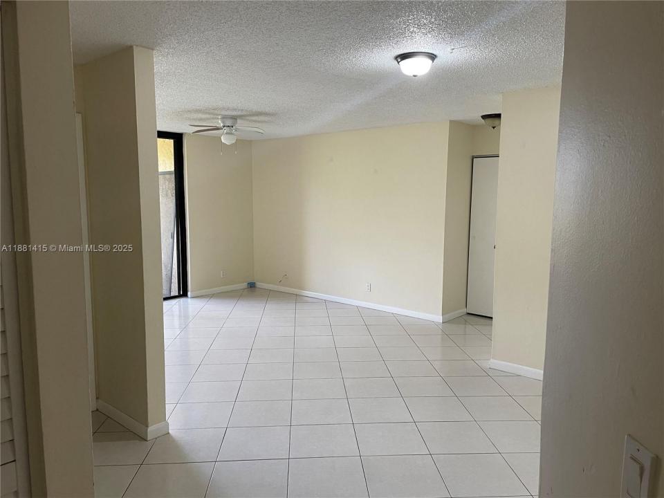 5661 Riverside Dr 101B7, Coral Springs, Флорида 33067, Соединенные Штаты