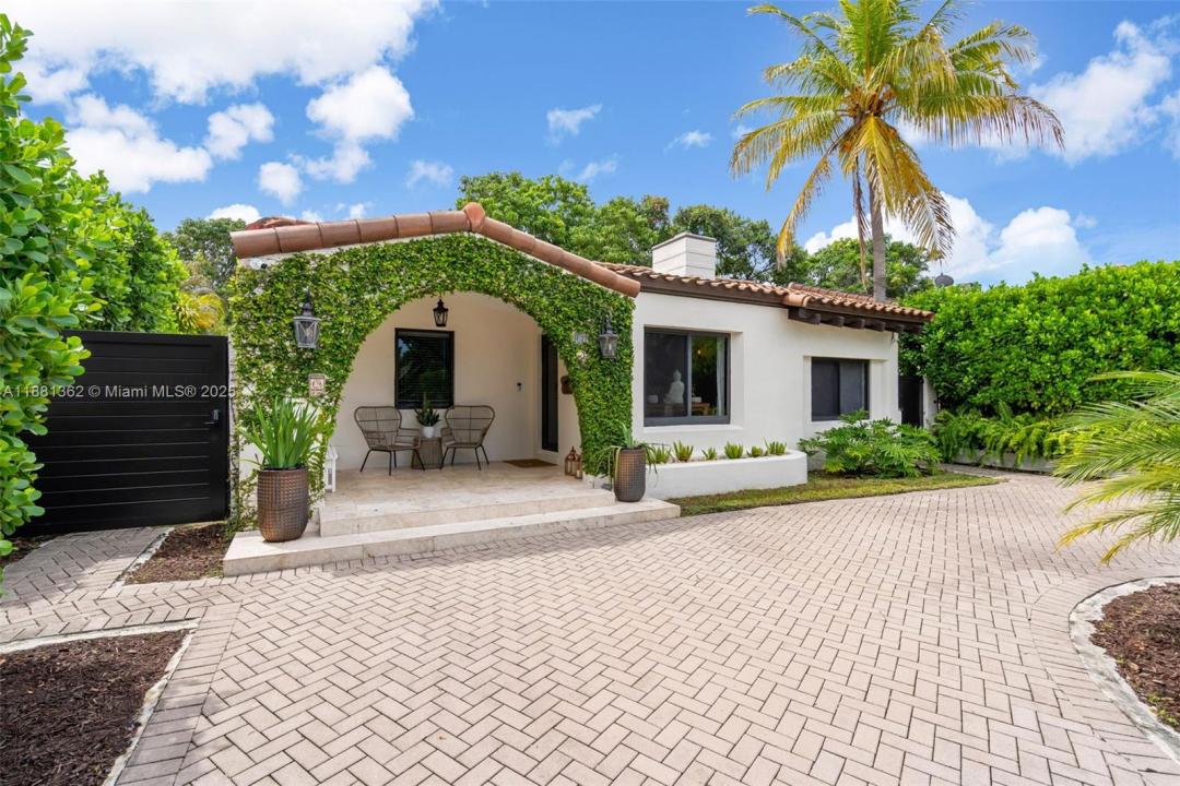 1642 SW 16th St, Miami, 佛羅里達州 33145, 美國