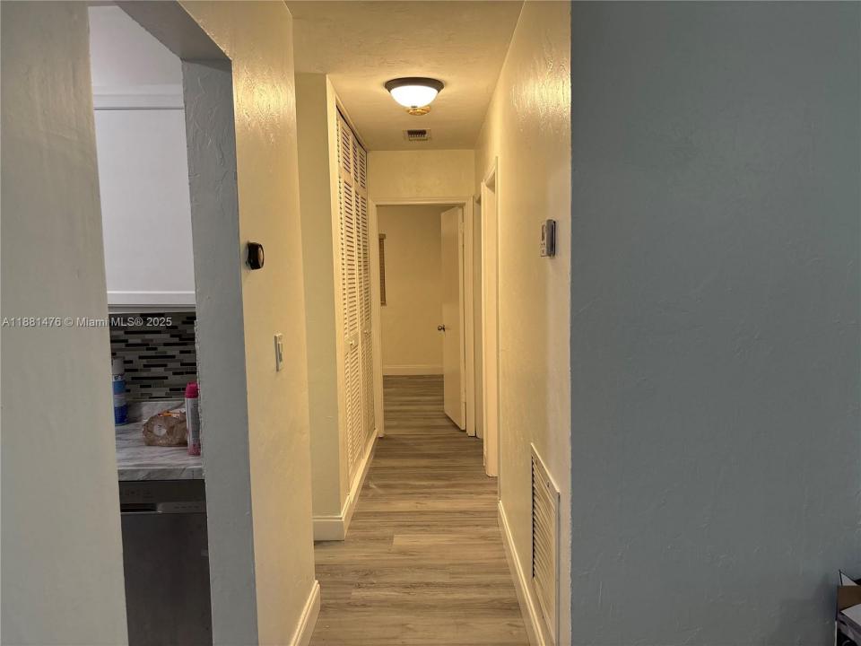 13041 NW 17th Ct, Miami, 佛羅里達州 33167, 美國