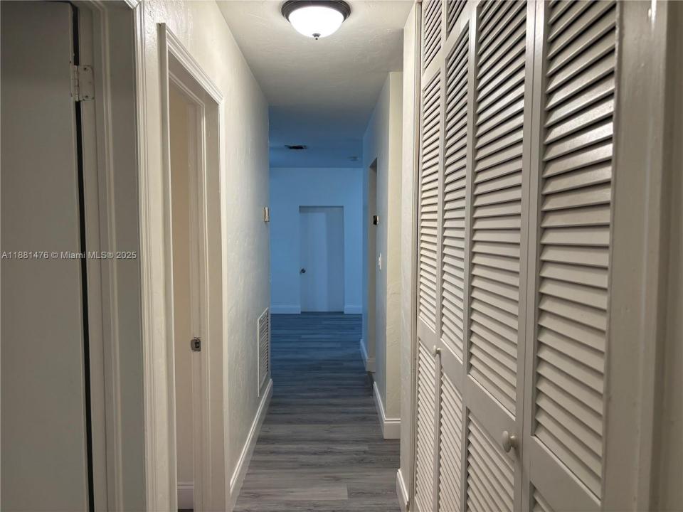 13041 NW 17th Ct, Miami, 佛羅里達州 33167, 美國