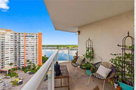 1351 NE Miami Gardens Dr 1226E, Miami, Florida 33179, USA