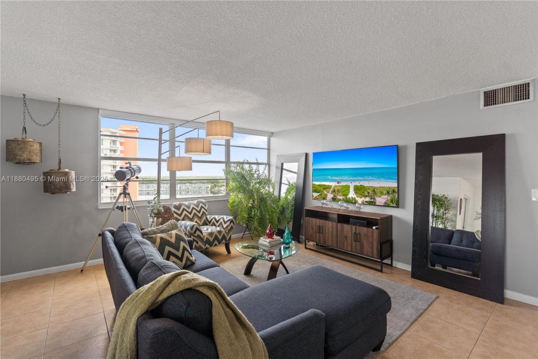 1351 NE Miami Gardens Dr 1226E, Miami, Flórida 33179, Estados Unidos