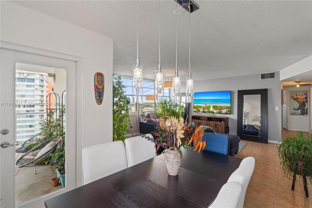 1351 NE Miami Gardens Dr 1226E, Miami, Flórida 33179, Estados Unidos