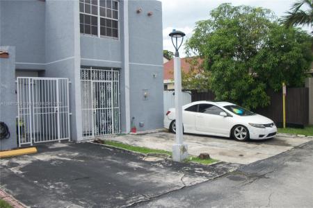 3900 W 8th Ln 16, Hialeah, Florida 33012, USA