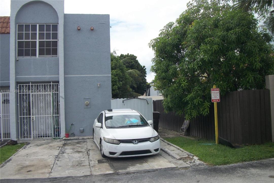 3900 W 8th Ln 16, Hialeah, Florida 33012, Estados Unidos