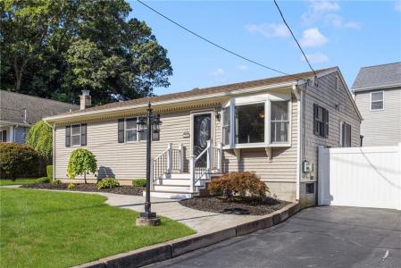 15 Anthony Street, Warwick, RI 02886, USA