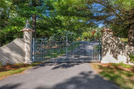 22 Brook View Drive, Scituate, Rhode Island 02831, USA