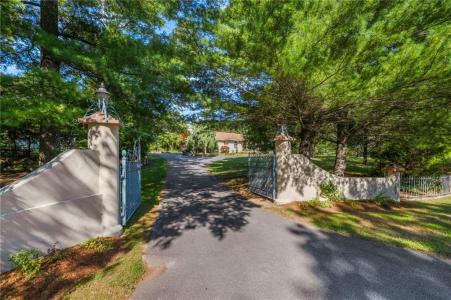 22 Brook View Drive, Scituate, Rhode Island 02831, USA