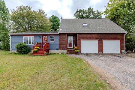 6 Lookout Street, Smithfield, RI 02828, USA